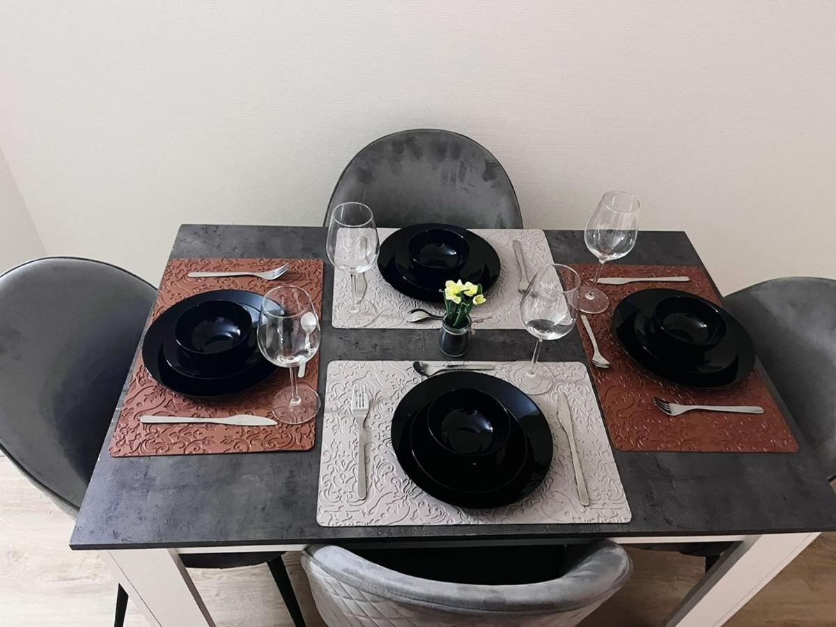 Logement Entier Chambre+Salon + Jardin & Terrasse Les Ulis Exterior foto