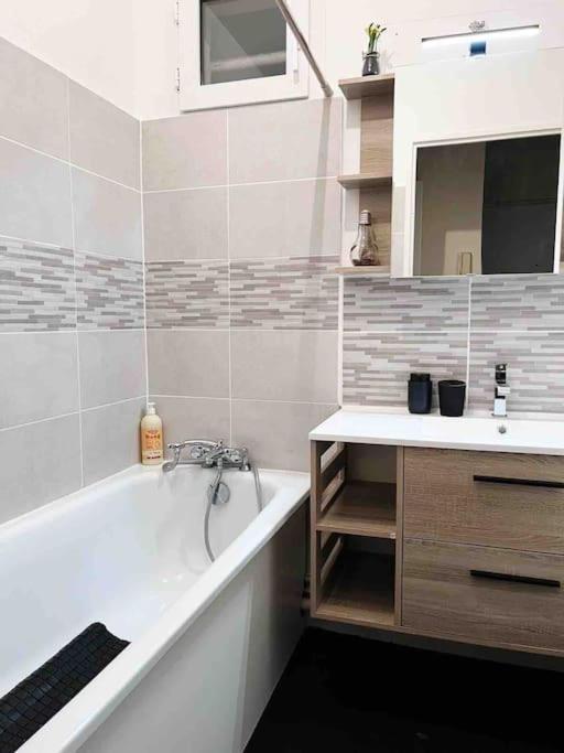 Logement Entier Chambre+Salon + Jardin & Terrasse Les Ulis Exterior foto