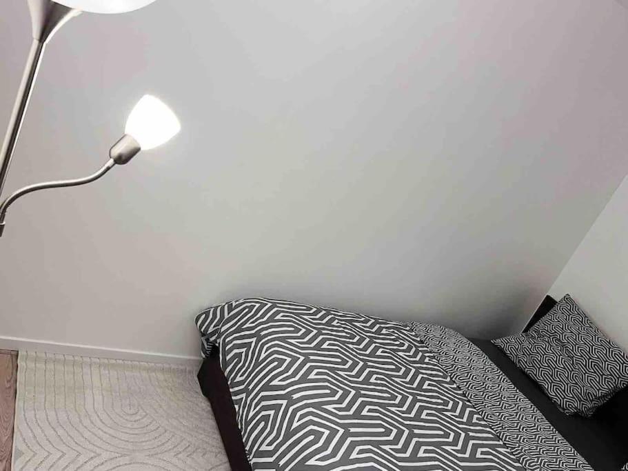 Logement Entier Chambre+Salon + Jardin & Terrasse Les Ulis Exterior foto