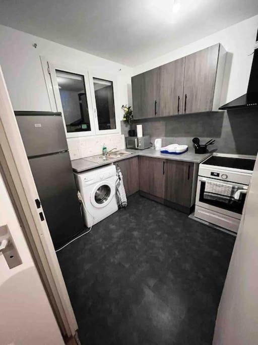 Logement Entier Chambre+Salon + Jardin & Terrasse Les Ulis Exterior foto