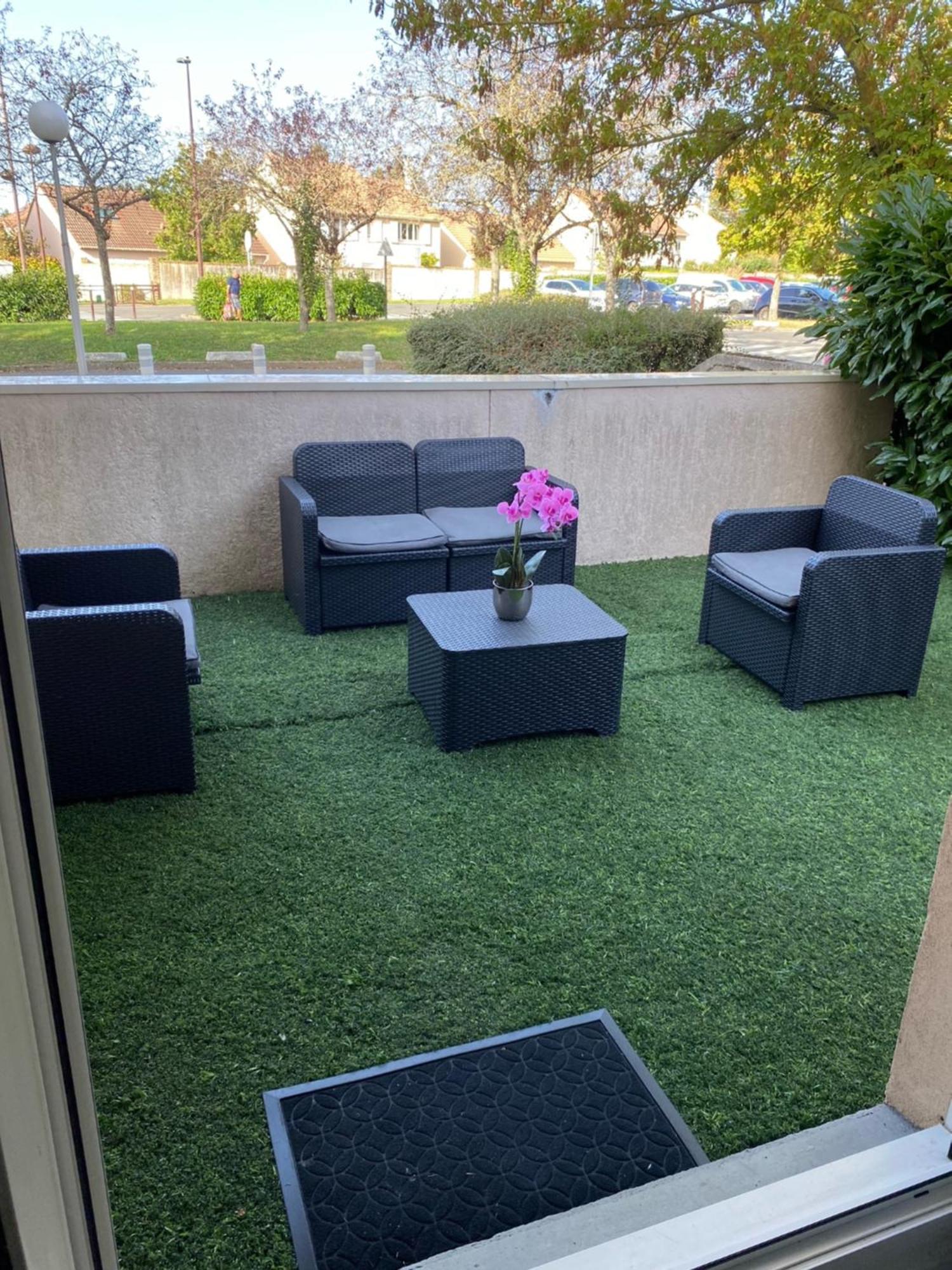 Logement Entier Chambre+Salon + Jardin & Terrasse Les Ulis Exterior foto